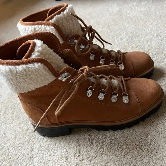 Marc Fisher Boots, winter shearling lug boots, like new - Picture 4 of 6